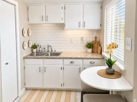 Kitchen - 889 W 3600 S, Bountiful, UT 84010 photo 2 of 5