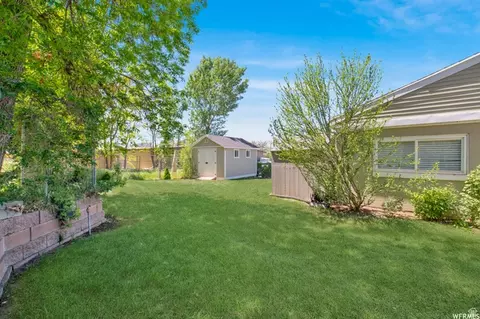 Exterior - 889 W 3600 S, Bountiful, UT 84010 photo 2 of 4