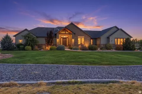 8724 N Canyon Wash Dr W, Eagle Mountain, UT 84005