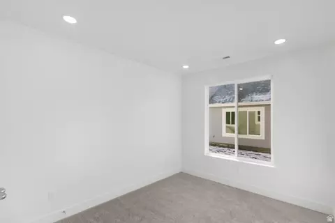 Bedroom - 537 S Rivergate Dr, Logan, UT 84321 photo 2 of 4