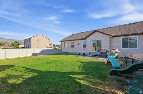 Exterior - 1101 E Searle Ln N, Eagle Mountain, UT 84005 photo 9 of 10