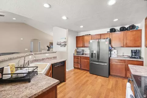 Kitchen - 1101 E Searle Ln N, Eagle Mountain, UT 84005 photo 1 of 4