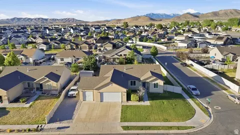 View/Area - 1101 E Searle Ln N, Eagle Mountain, UT 84005 photo 6 of 7