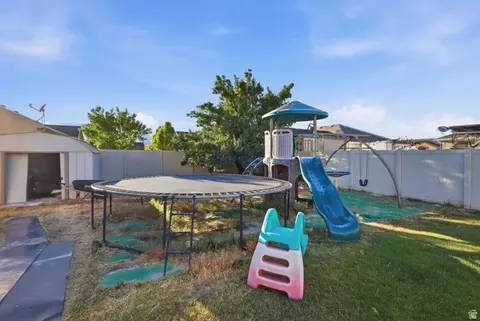 Exterior - 1101 E Searle Ln N, Eagle Mountain, UT 84005 photo 6 of 10