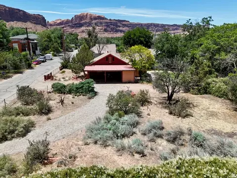 Exterior - 178 Walnut Ln, Moab, UT 84532 photo 3 of 9