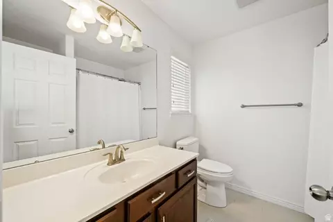 Bath - 1606 W Seneca Dr N, Roy, UT 84067 photo 1 of 3
