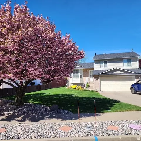 2251 N 850 W, Clinton, UT 84015