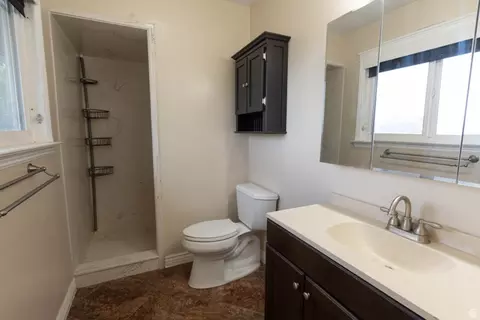 Bath - 480 E 100 N, Smithfield, UT 84335 photo 2 of 4