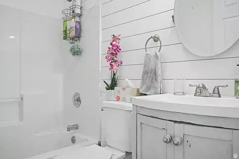Bath - 360 S 300 E, Ephraim, UT 84627 photo 1 of 7