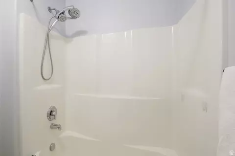 Bath - 233 E 500 N, Roosevelt, UT 84066 photo 3 of 3
