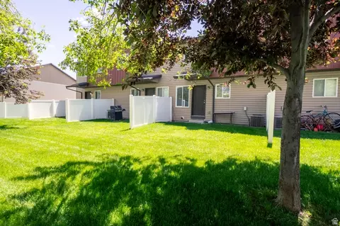 Exterior - 233 E 500 N, Roosevelt, UT 84066 photo 3 of 6