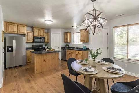 Dining - 233 E 500 N, Roosevelt, UT 84066 photo 1 of 2