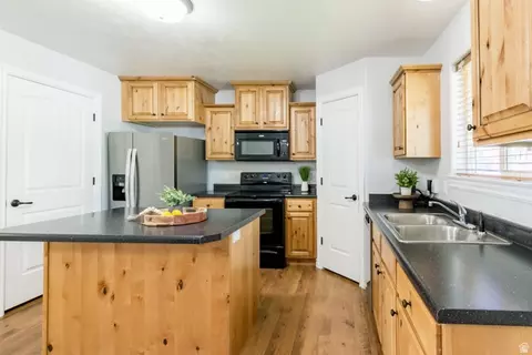 Kitchen - 233 E 500 N, Roosevelt, UT 84066 photo 2 of 3