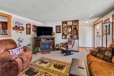 Living - 178 S 200 E, Orem, UT 84058 photo 2 of 4