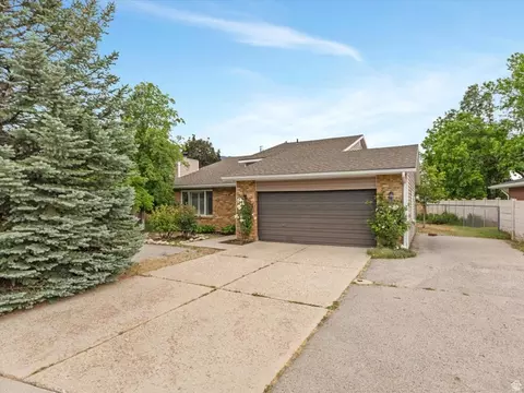 Exterior - 2228 E Renegade Rd, Sandy, UT 84093 photo 5 of 6