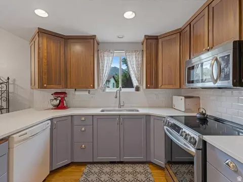 Kitchen - 2228 E Renegade Rd, Sandy, UT 84093 photo 1 of 2
