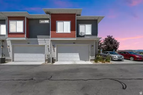 960 W Cyan Valley Way S, Bluffdale, UT 84065