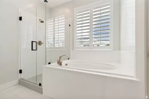 Bath - 1214 E Stuart Cir, American Fork, UT 84003 photo 2 of 4