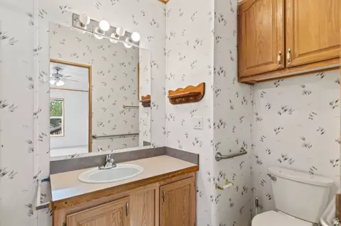 Bath - 275 N 100 E, Torrey, UT 84775 photo 1 of 3