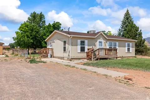 275 N 100 E, Torrey, UT 84775