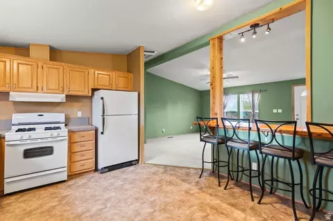 Kitchen - 275 N 100 E, Torrey, UT 84775 photo 2 of 5