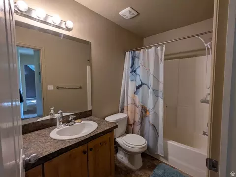 Bath - 1680 S 1085 E, Ogden, UT 84404 photo 2 of 2