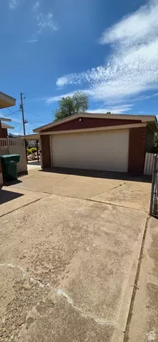 2033 W 5850 S, Roy, UT 84067