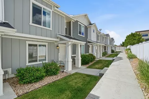 2806 N Fighting Falcon St, Layton, UT 84040