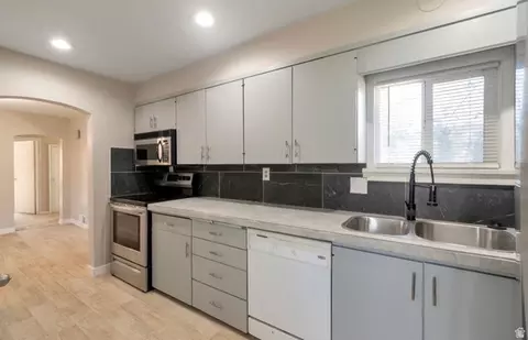 Kitchen - 243 W 400 N, Orem, UT 84057 photo 2 of 3