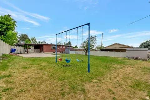 Exterior - 447 E 550 S, Bountiful, UT 84010 photo 2 of 2