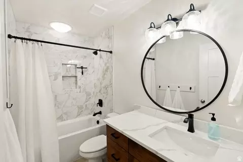 Bath - 1533 E Hayden Ct, Logan, UT 84321 photo 3 of 5