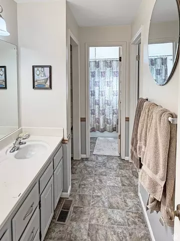 Bath - 255 W 500 S, Ferron, UT 84523 photo 3 of 3