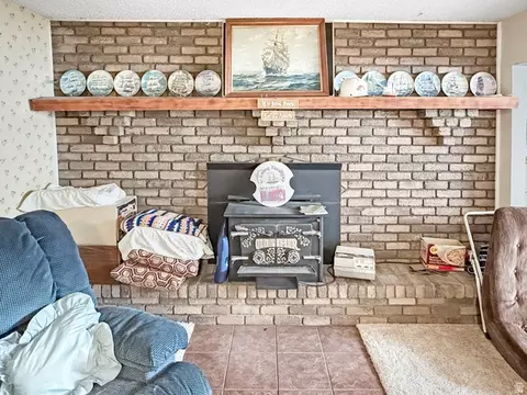 Living - 255 W 500 S, Ferron, UT 84523 photo 6 of 7