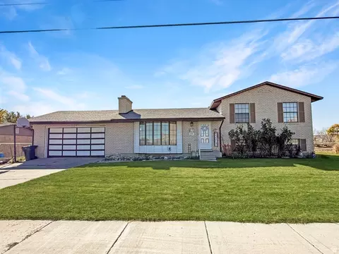 Exterior - 255 W 500 S, Ferron, UT 84523 photo 5 of 6