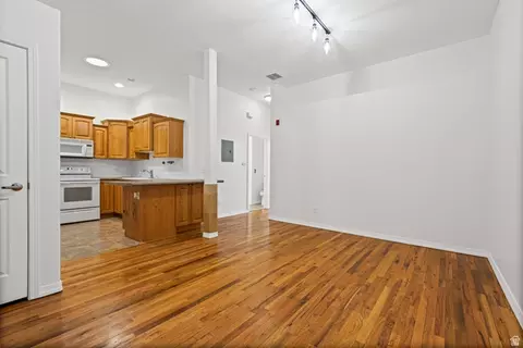 70 N Main St #213, Bountiful, UT 84010