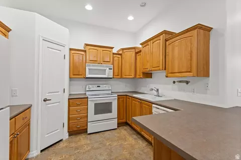 Kitchen - 70 N Main St #213, Bountiful, UT 84010 photo 2 of 3