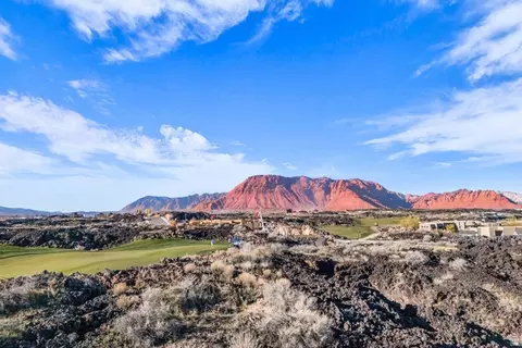 2349 S Lava Vista Dr #32, Santa Clara, UT 84765