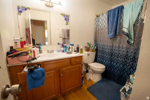 Bath - 1347 S 400 E, Springville, UT 84663 photo 1 of 2