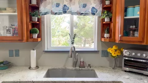 Kitchen - 1797 E Sunset Rd, Enoch, UT 84721 photo 5 of 6