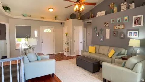 Entry Way - 1797 E Sunset Rd, Enoch, UT 84721 photo 2 of 3