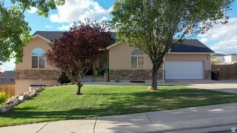 Exterior - 1797 E Sunset Rd, Enoch, UT 84721 photo 3 of 17