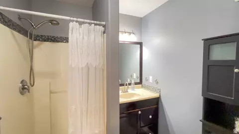 Bath - 1797 E Sunset Rd, Enoch, UT 84721 photo 1 of 6