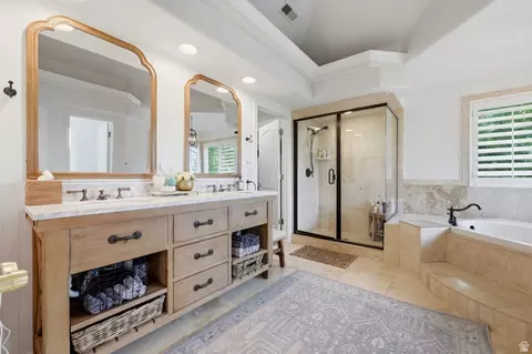 Bath - 3195 E Walker Mill Dr, Holladay, UT 84121 photo 2 of 4