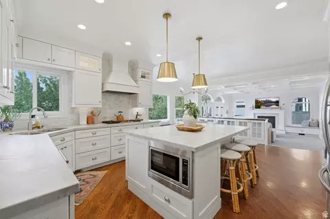 Kitchen - 3195 E Walker Mill Dr, Holladay, UT 84121 photo 3 of 7