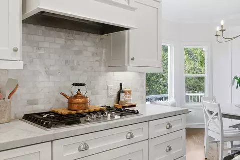 Kitchen - 3195 E Walker Mill Dr, Holladay, UT 84121 photo 6 of 7