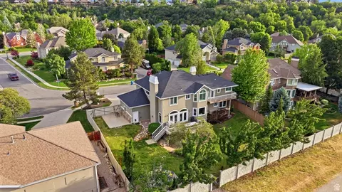 View/Area - 3195 E Walker Mill Dr, Holladay, UT 84121 photo 5 of 7