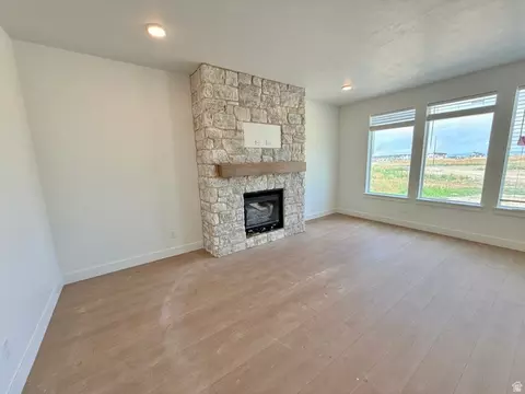 Living - 155 W 510 N, Smithfield, UT 84335 photo 1 of 3