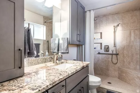 Bath - 2124 E Cherry Ln, Layton, UT 84040 photo 2 of 2
