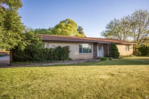 Exterior - 2124 E Cherry Ln, Layton, UT 84040 photo 2 of 10