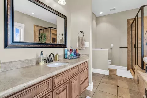 Bath - 740 E 100 S, Hyde Park, UT 84318 photo 2 of 6
